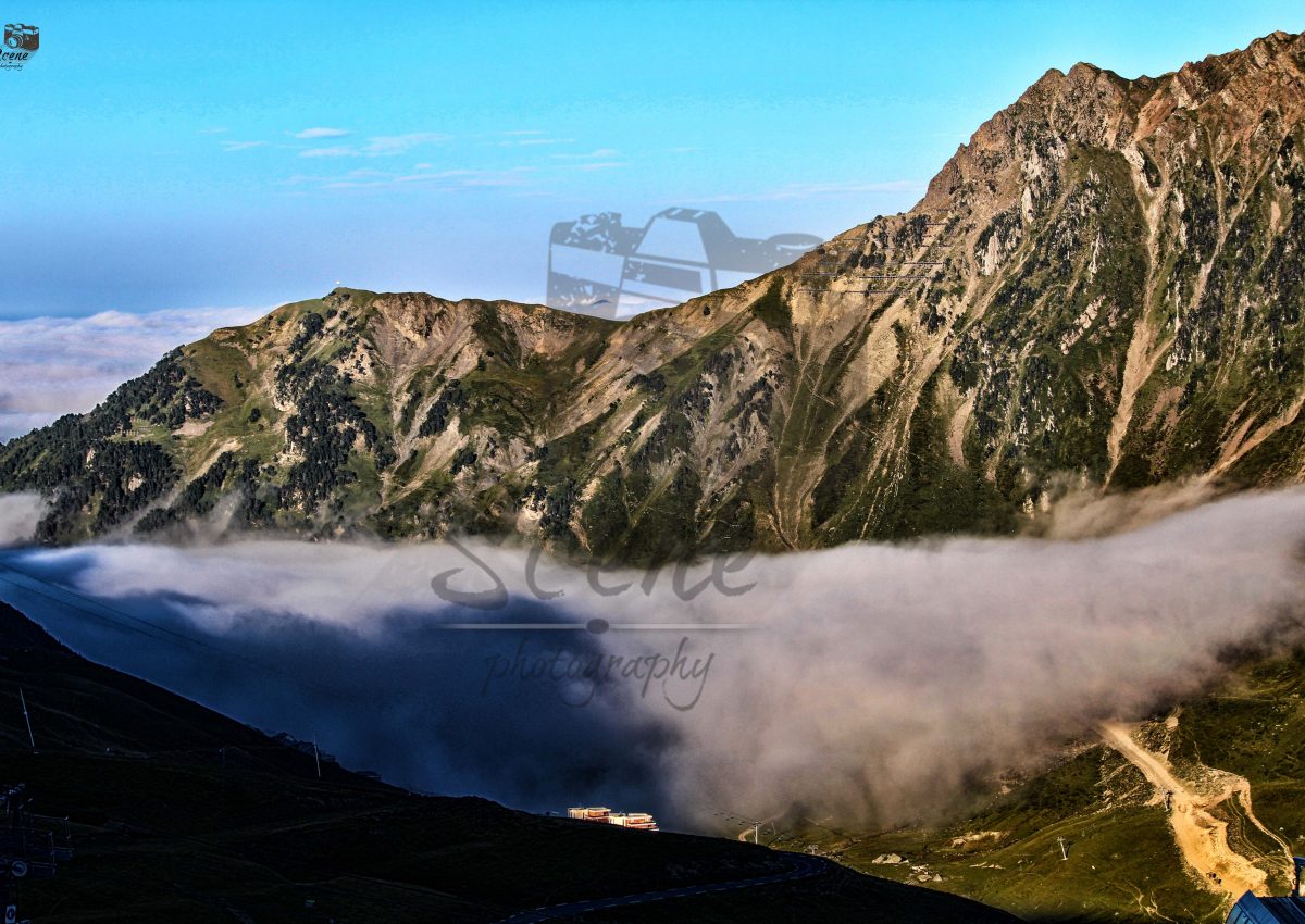 Nubes montaña logo